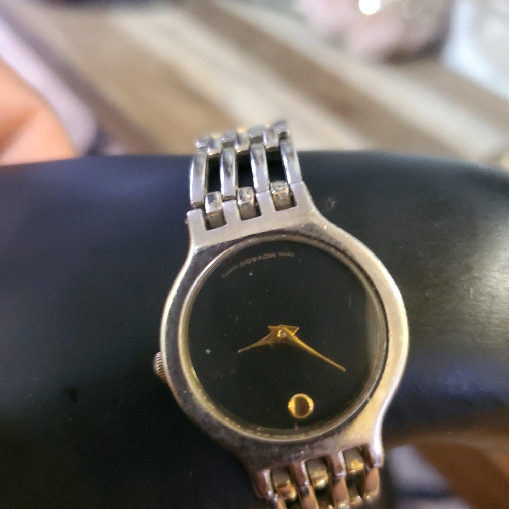 Authentic Vintage Swiss Quartz Movado Watch Silver & Gold Tone Runs! - Picture 4 of 9